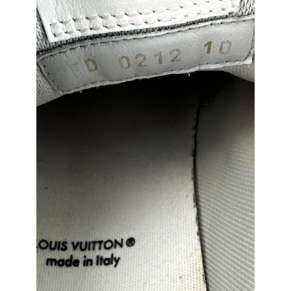 Louis Vuitton White & Grey Leather Trainers - Picture 8 of 8